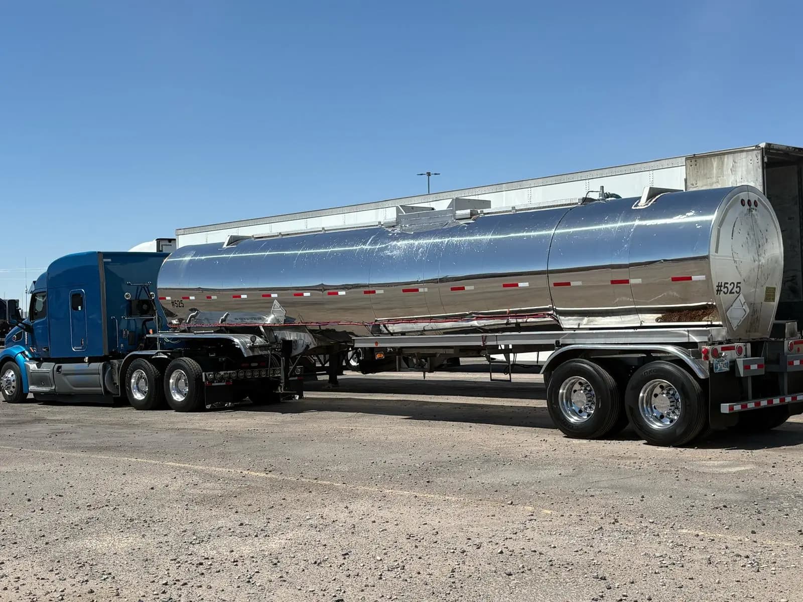MC-407 stainless steel insulated rental trailer